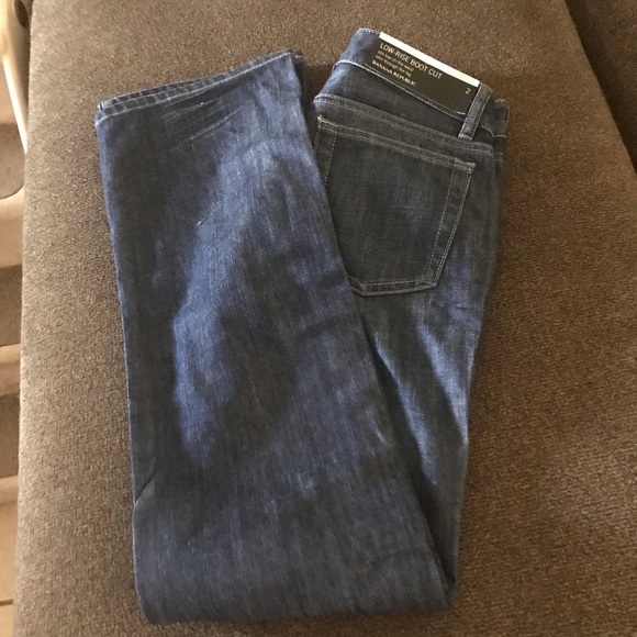 Size 2 Banana Republic Low-Rise Boot Cut Jeans. - Picture 1 of 3